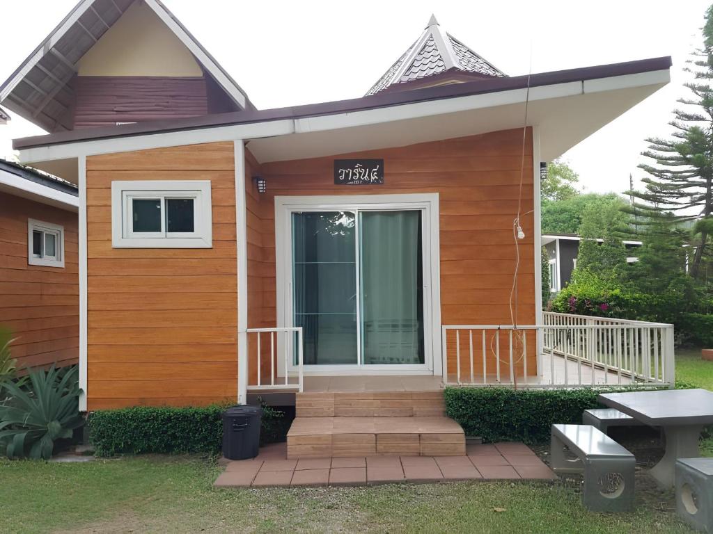 Keangvarin Resort เคียงวารินรีสอร์ท - บ้านวิวสวน 2 ท่าน