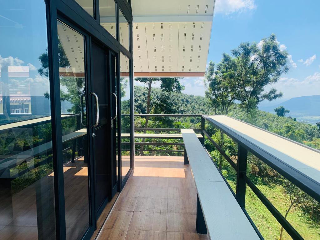 สวนพงษ์แตง โฮมสเตย์ Phongtang Garden บ้านรักไทย - เกลียวตะวัน 2 (ชั้นบน)